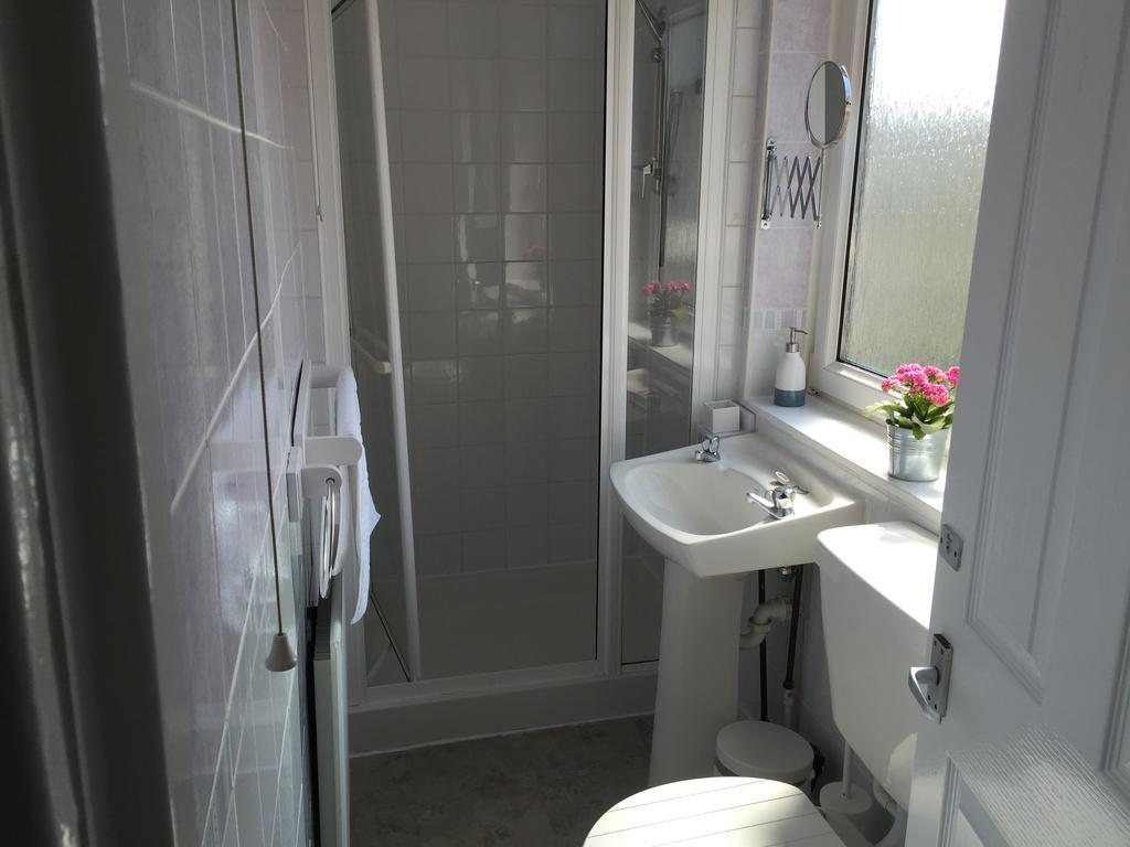 וויטלי ביי Sandsides Guest House מראה חיצוני תמונה