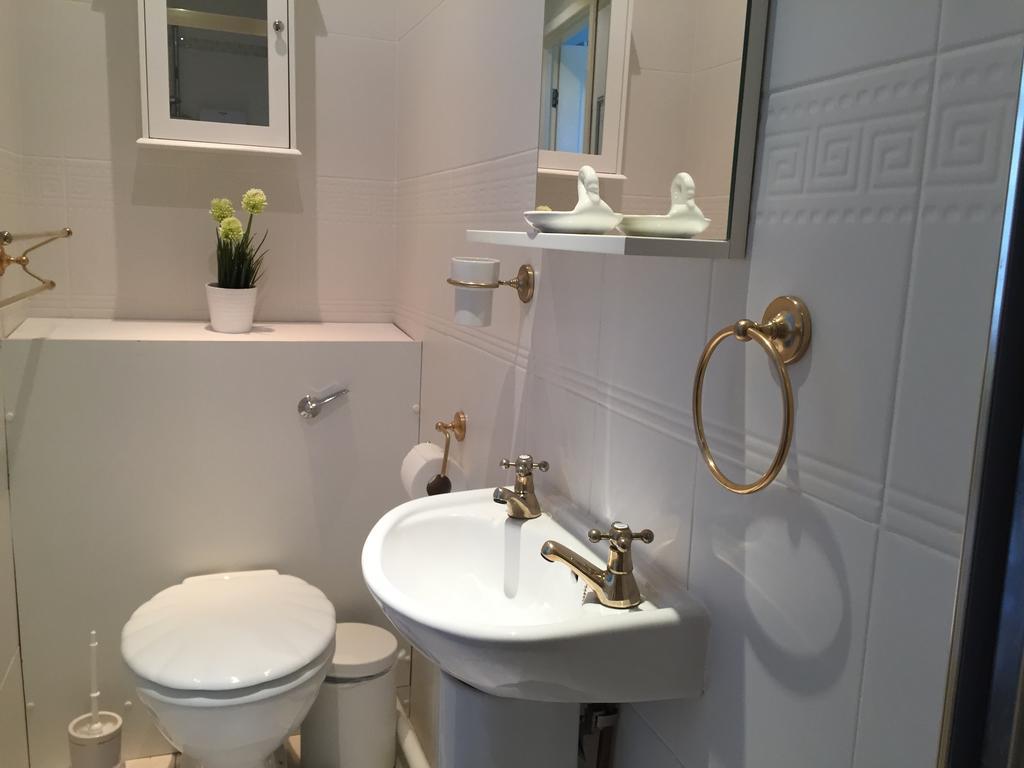 וויטלי ביי Sandsides Guest House מראה חיצוני תמונה