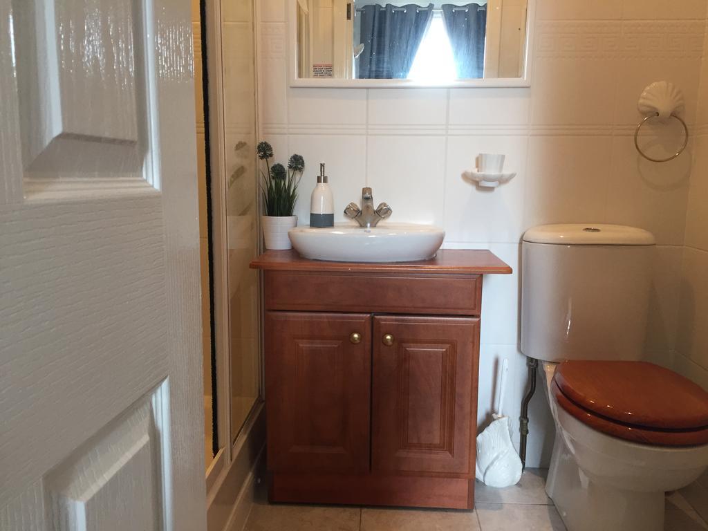 וויטלי ביי Sandsides Guest House מראה חיצוני תמונה