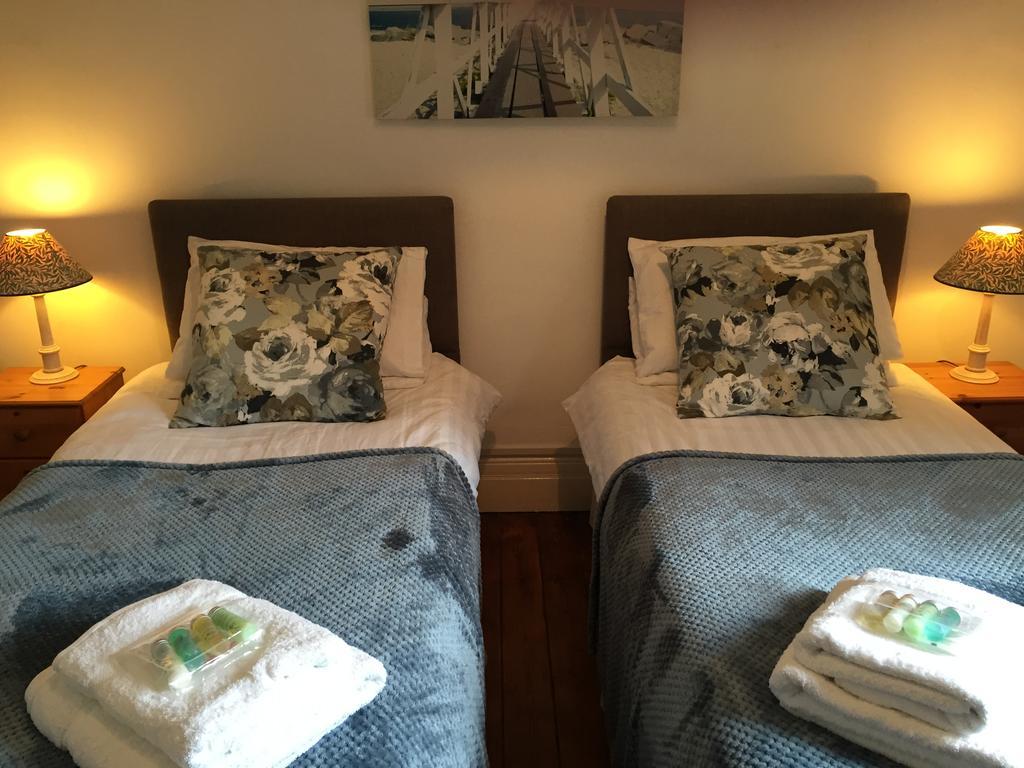 וויטלי ביי Sandsides Guest House מראה חיצוני תמונה