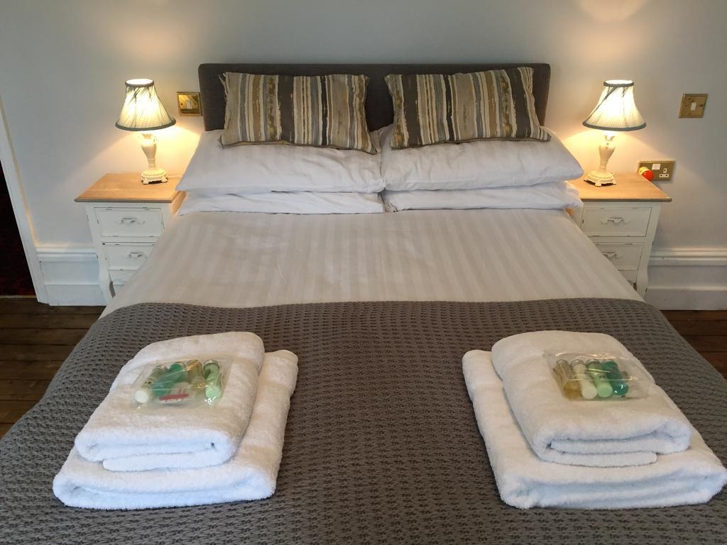 וויטלי ביי Sandsides Guest House מראה חיצוני תמונה