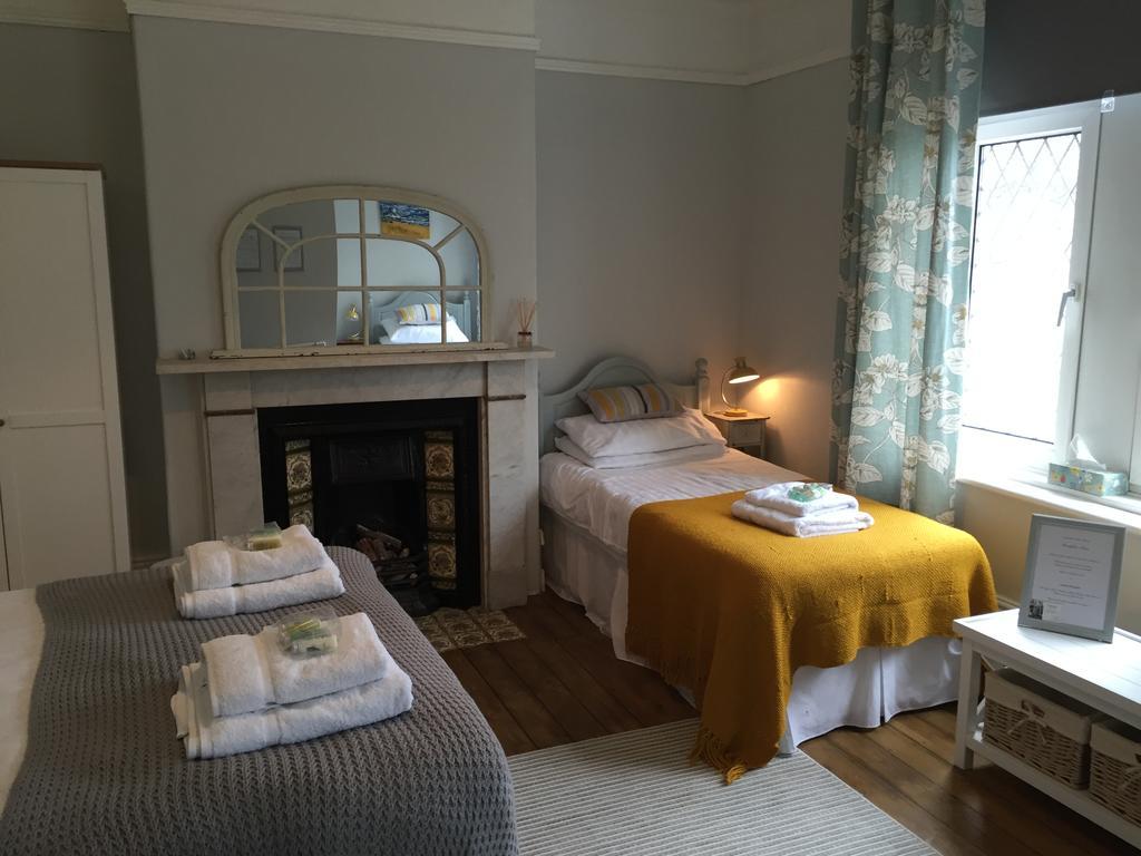 וויטלי ביי Sandsides Guest House מראה חיצוני תמונה